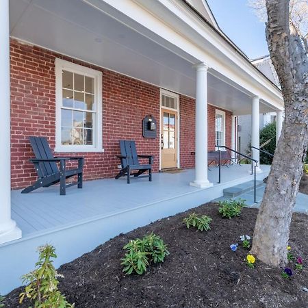 Boutique Room Steps From Downtown Mall Rose Jean Room 3 Charlottesville Bagian luar foto