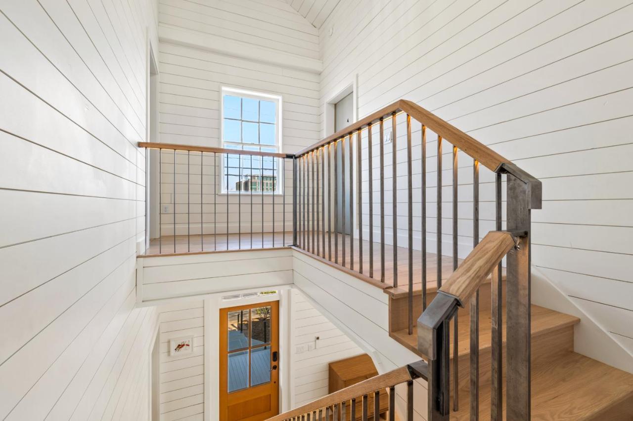 Boutique Room Steps From Downtown Mall Rose Jean Room 3 Charlottesville Bagian luar foto